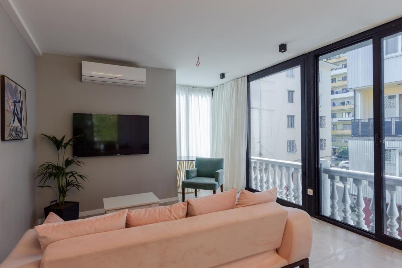 Hotel Lifetime Батуми Экстерьер фото